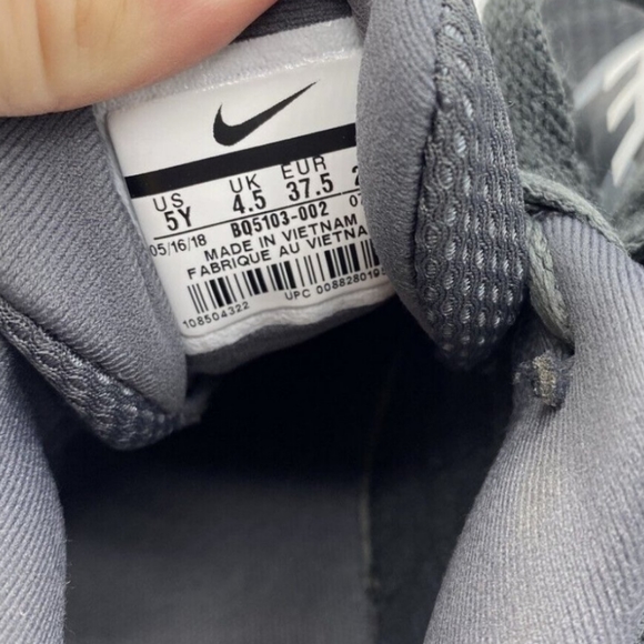 Nikes sneakers - Picture 4 of 4